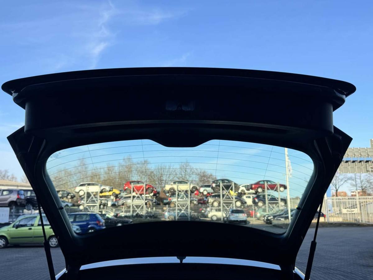 Audi A3 8P original Sto&szlig;stange Heckklappe mitt Heckscheibe LZ7H Meteorgrau 3-T&uuml;rer Bj.2011